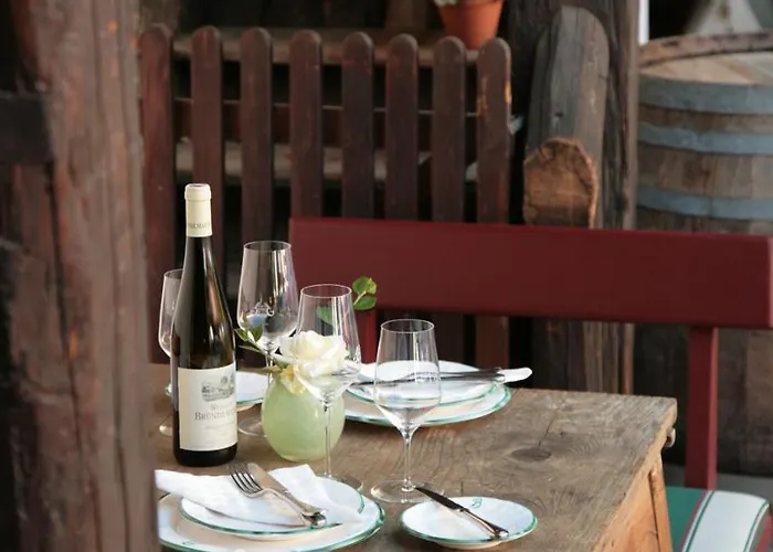 ホテル Heurigenhof Bruendlmayer